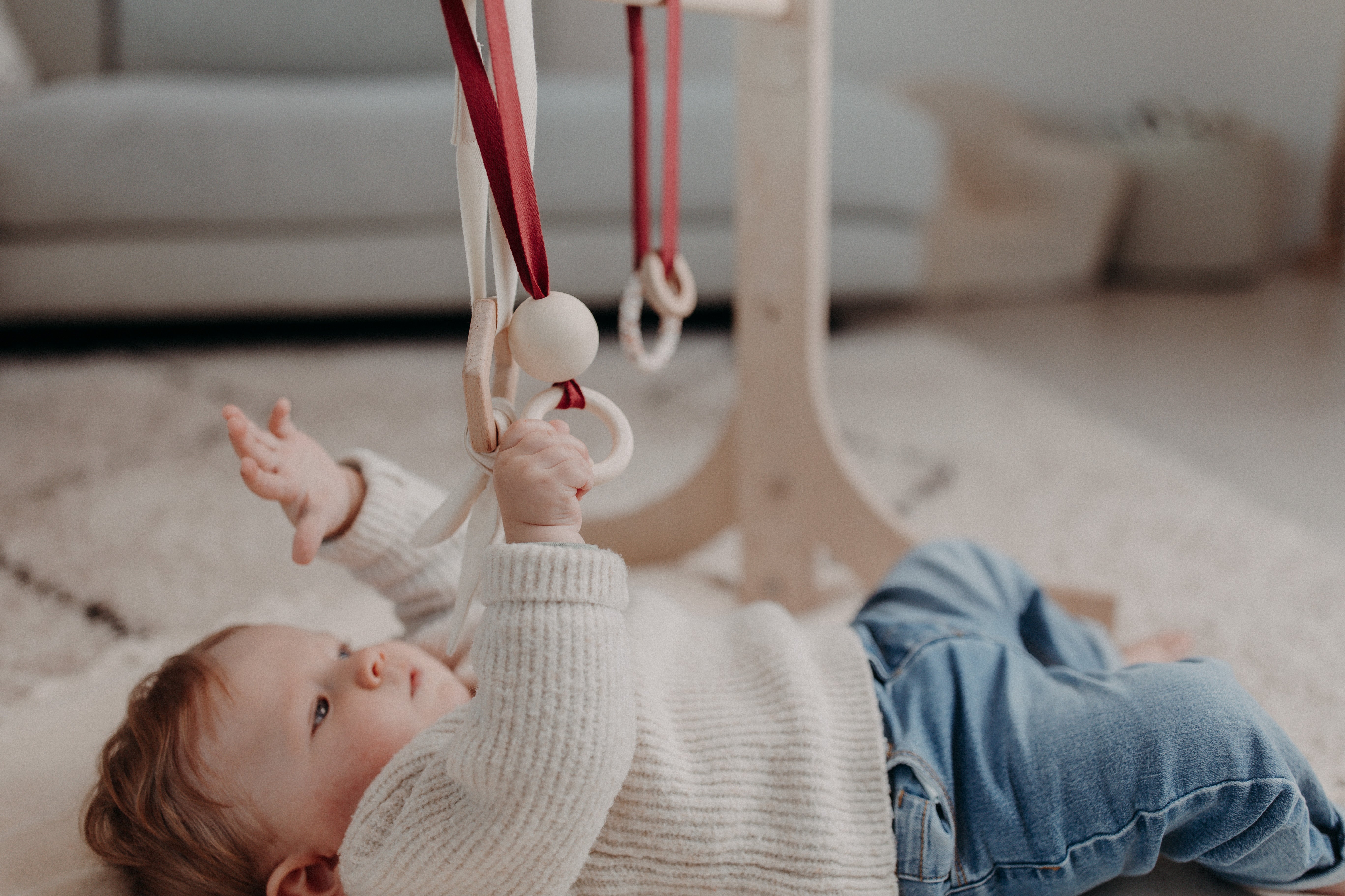 À quel âge bébé joue-t-il avec son arche de jeu? (Et comment la faire durer des années!)